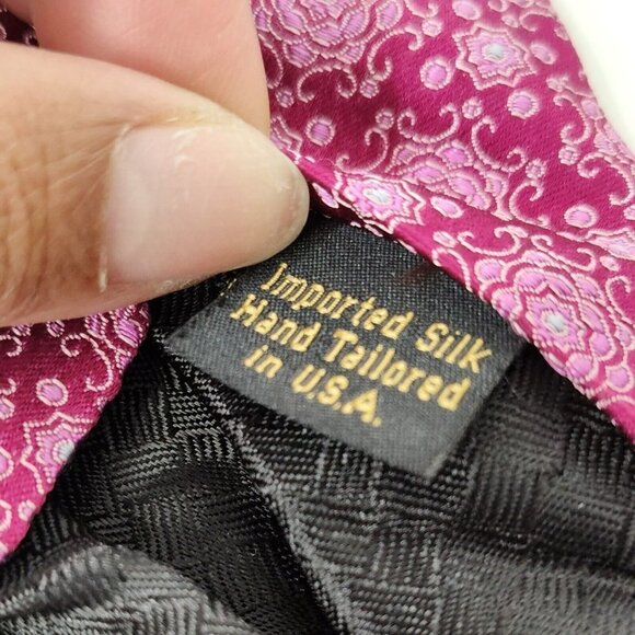 Hart Schaffner Marx Pink Geometric Pattern Silk Tie Necktie 3" wide 58.5" Long - Picture 5 of 7